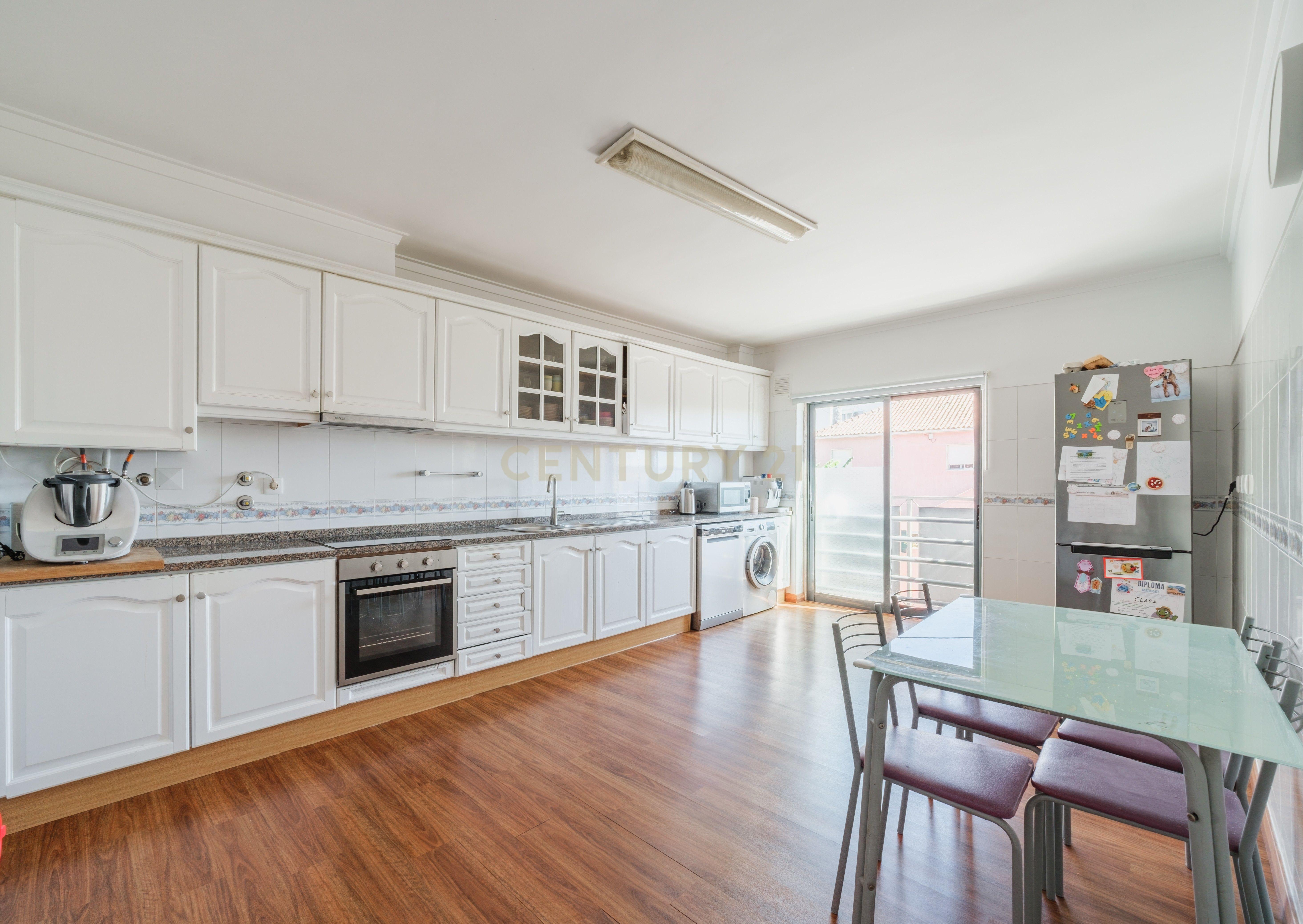Apartamento T3 em Casal de Cambra, €485.000