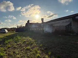 Espaçosa Moradia para Recuperar em Ouca, Vagos