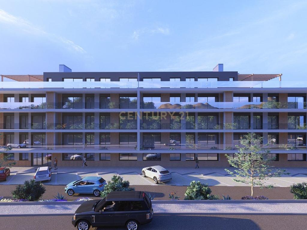 Terreno urbano de 7306 m2, com projeto aprovado para 32 frações na cidade de Torres Vedras - Image 1