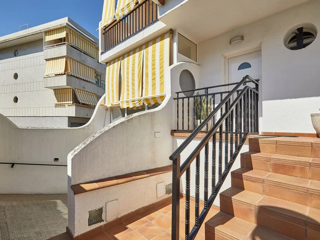 Apartamento T3 em Localização Privilegiada em Lisboa - Image 33