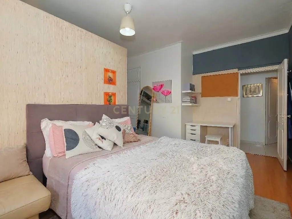 Apartamento T3 no Seixal com Varandas e Acessibilidade Fertagus - Image 13