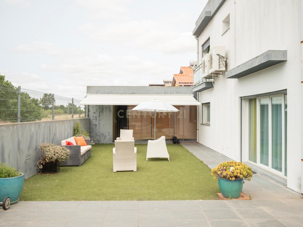 Moradia Exclusiva com Piscina e vista da Serra da Arrábida - Image 29