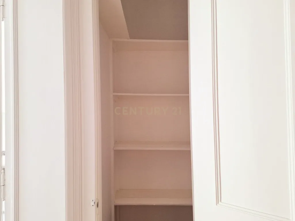 Apartamento T3+2 para Arrendamento em Campolide - Image 25