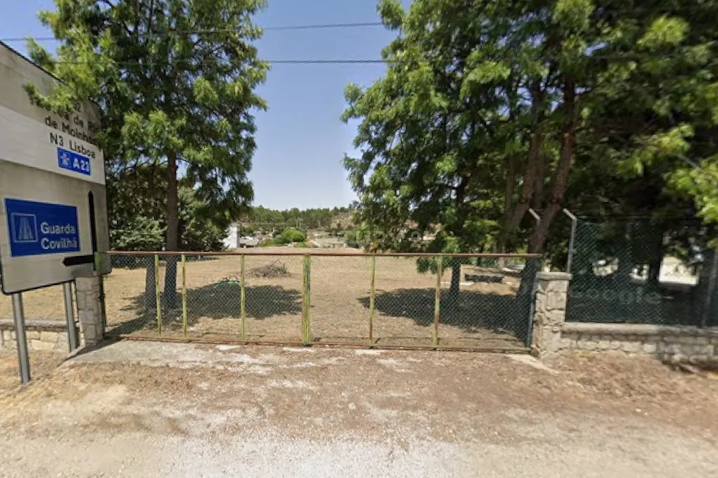 🔥 Terreno Urbano em Alcains na Saída da A23 | Localização Premium 🔥 - Image 1