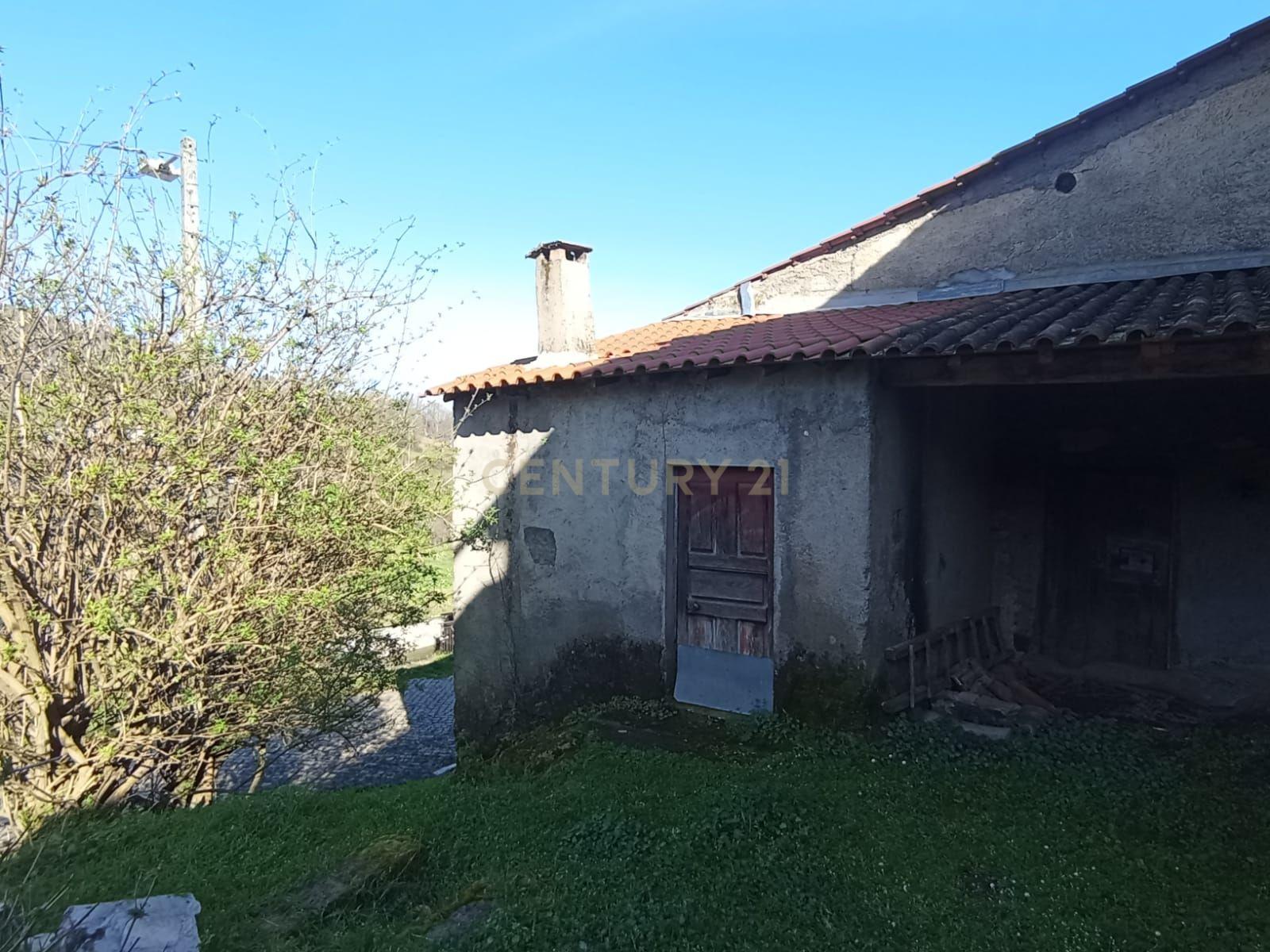 Moradia para reconstruir em Oleirinhos, Bragança - Image 4