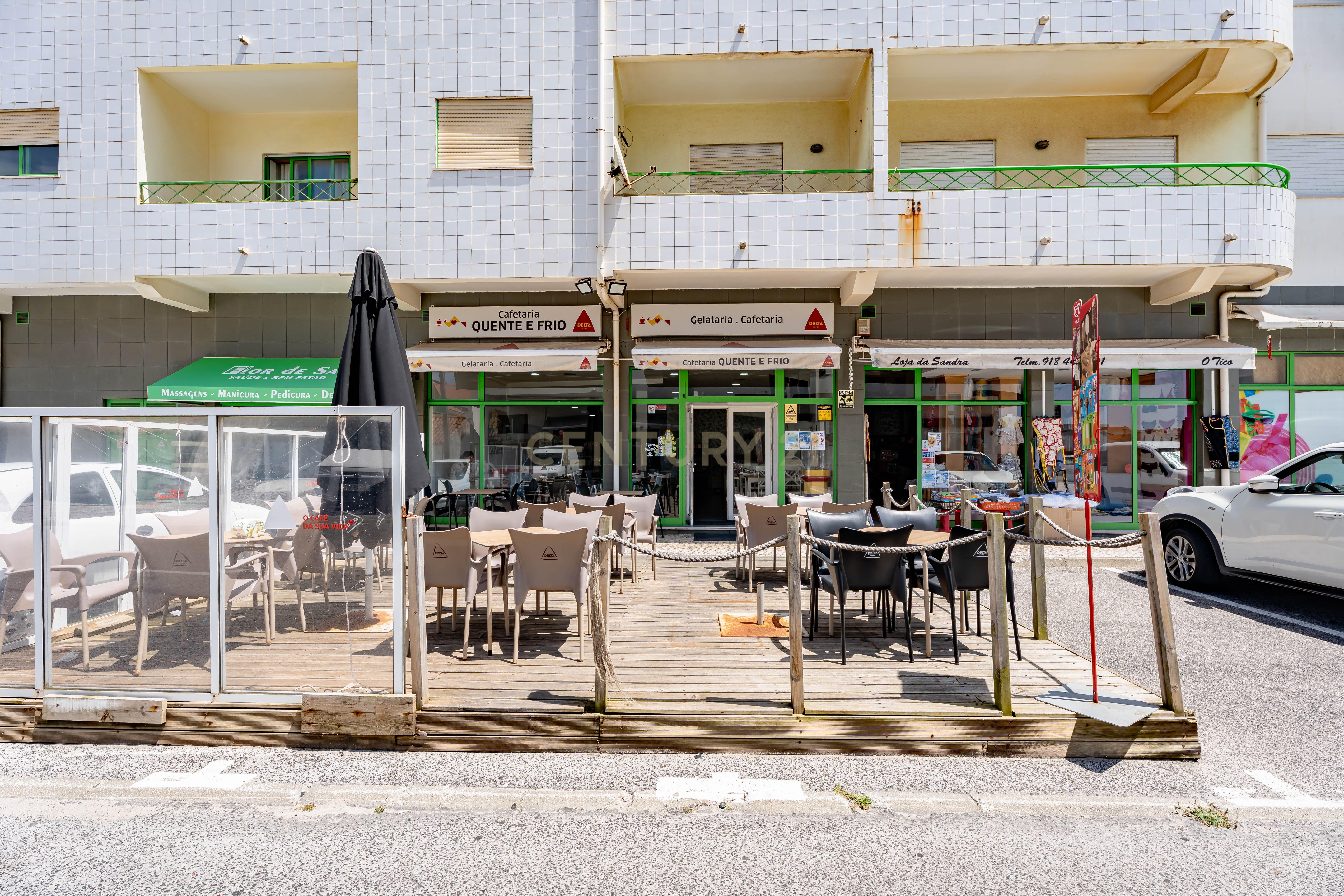 Fotografia 3 de Cafetaria & Gelataria à Venda na Praia da Vieira – Excelente Oportunidade de Negócio