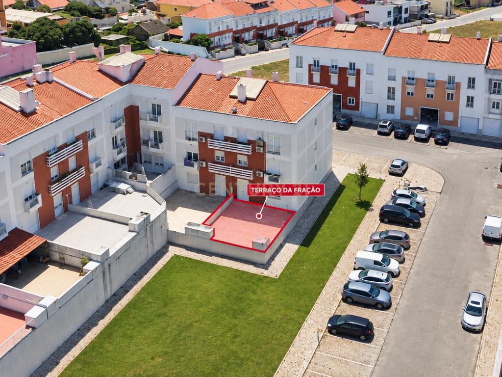 Loja com amplo terraço | Casal Novo – Caneças - Image 2