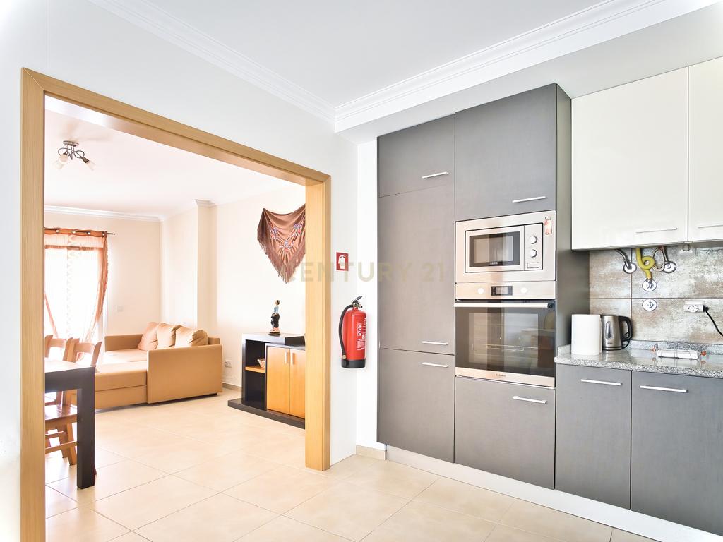 Apartamento T3 Espaçoso e Acolhedor, a Passos do Mar na Nazaré. - Image 8