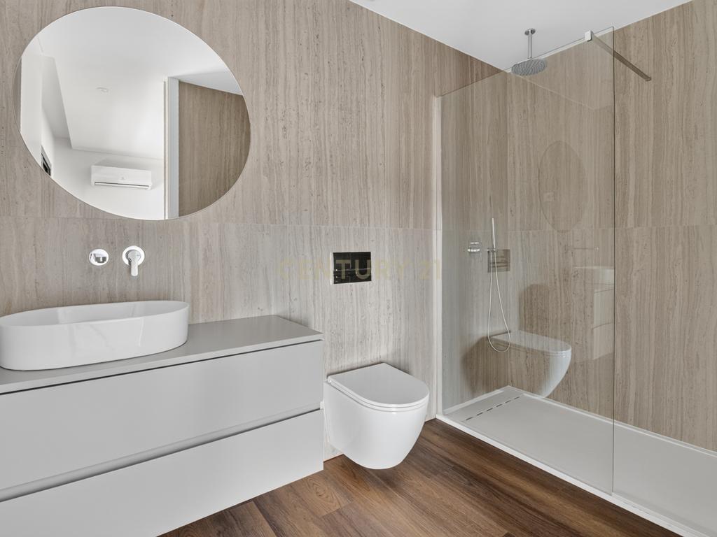 T3 Novo em Ferreiros, Braga | Suíte e 2 Quartos com Closet e Varanda Panorâmica - Image 1