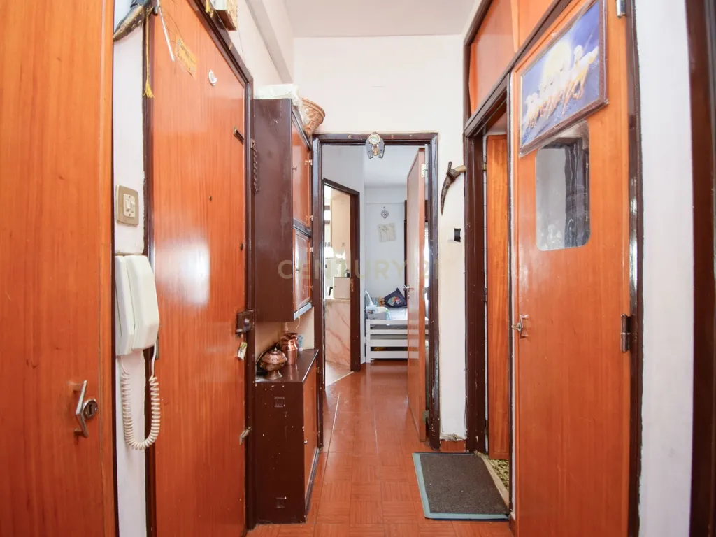 Apartamento T2 em zona central, inserido em prédio com 2 elevadores - Image 8