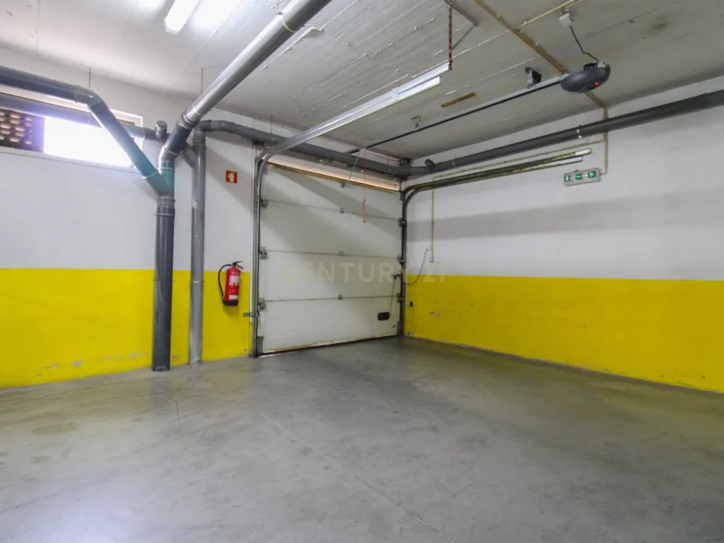 Apartamento T3 centro Palmela - Image 35