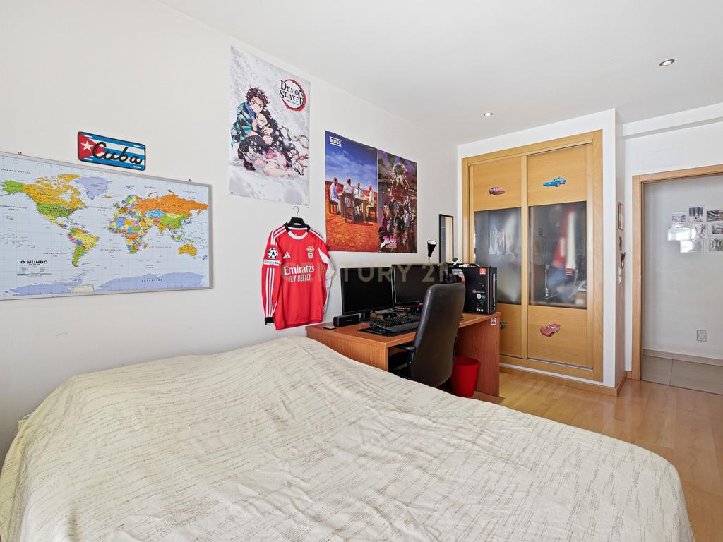 Apartamento T3 Duplex Samouco | Box para 2 Viaturas | Elevador - Image 18