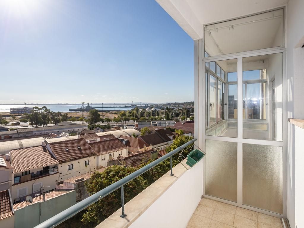 Apartamento T3 em Almada com Excelente Localização - Image 13