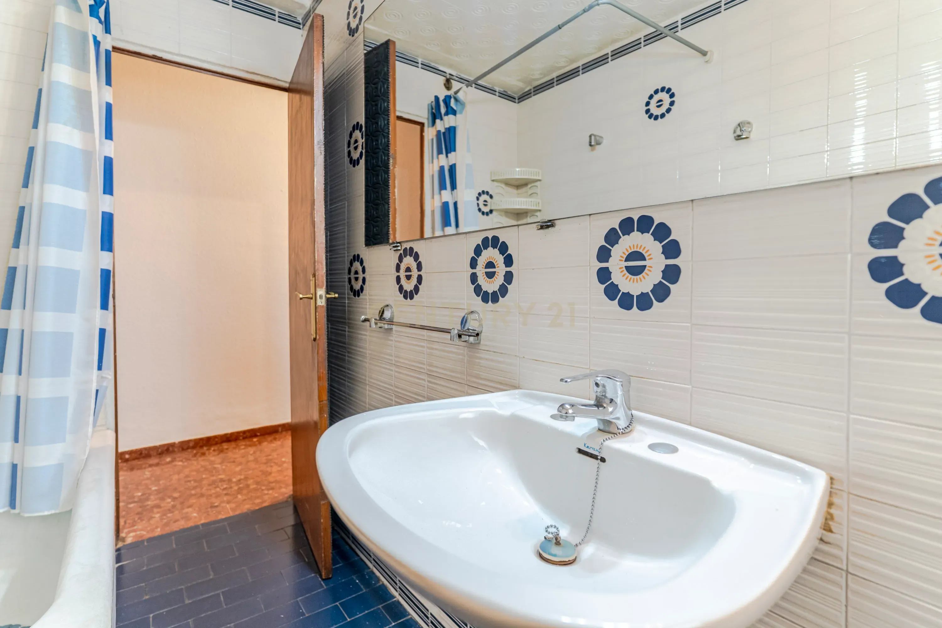Espaçoso apartamento de 141 m2 no centro de Granada com vista panorâmica do Caminho de Ronda - Image 31