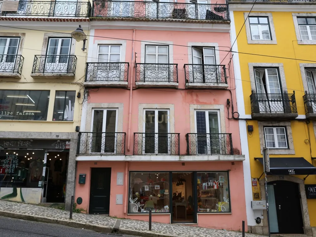 T3+1 na Calçada do Combro - Lisboa - Image 26