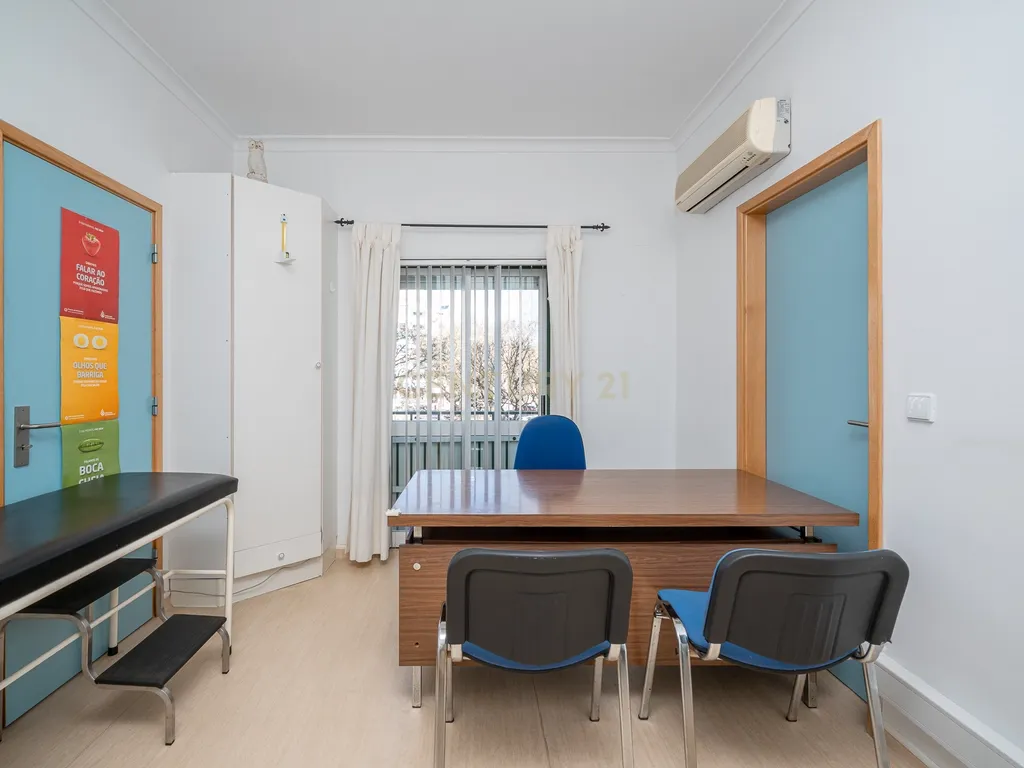 Clínica Pronta a Funcionar | Zona Central junto à Loja do Cidadão Setúbal - Image 14
