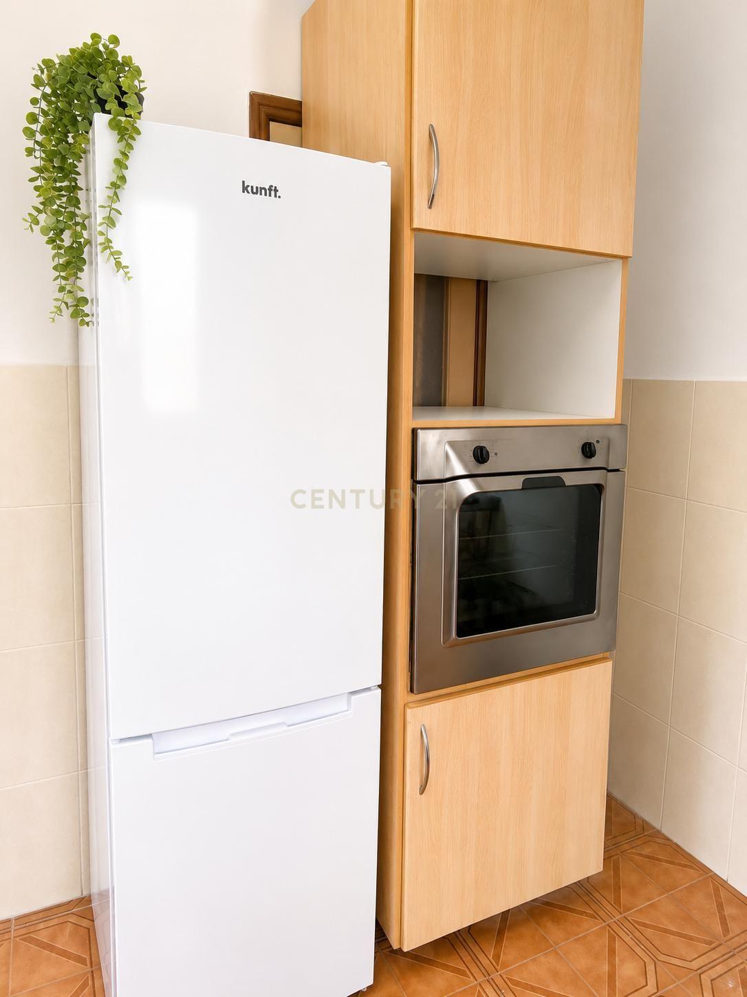 Fotografia 3 de Moradia T3 com Barracão de 400 m² em Terreno de 1.400 m² | Vimieiro, Santa Comba Dão
