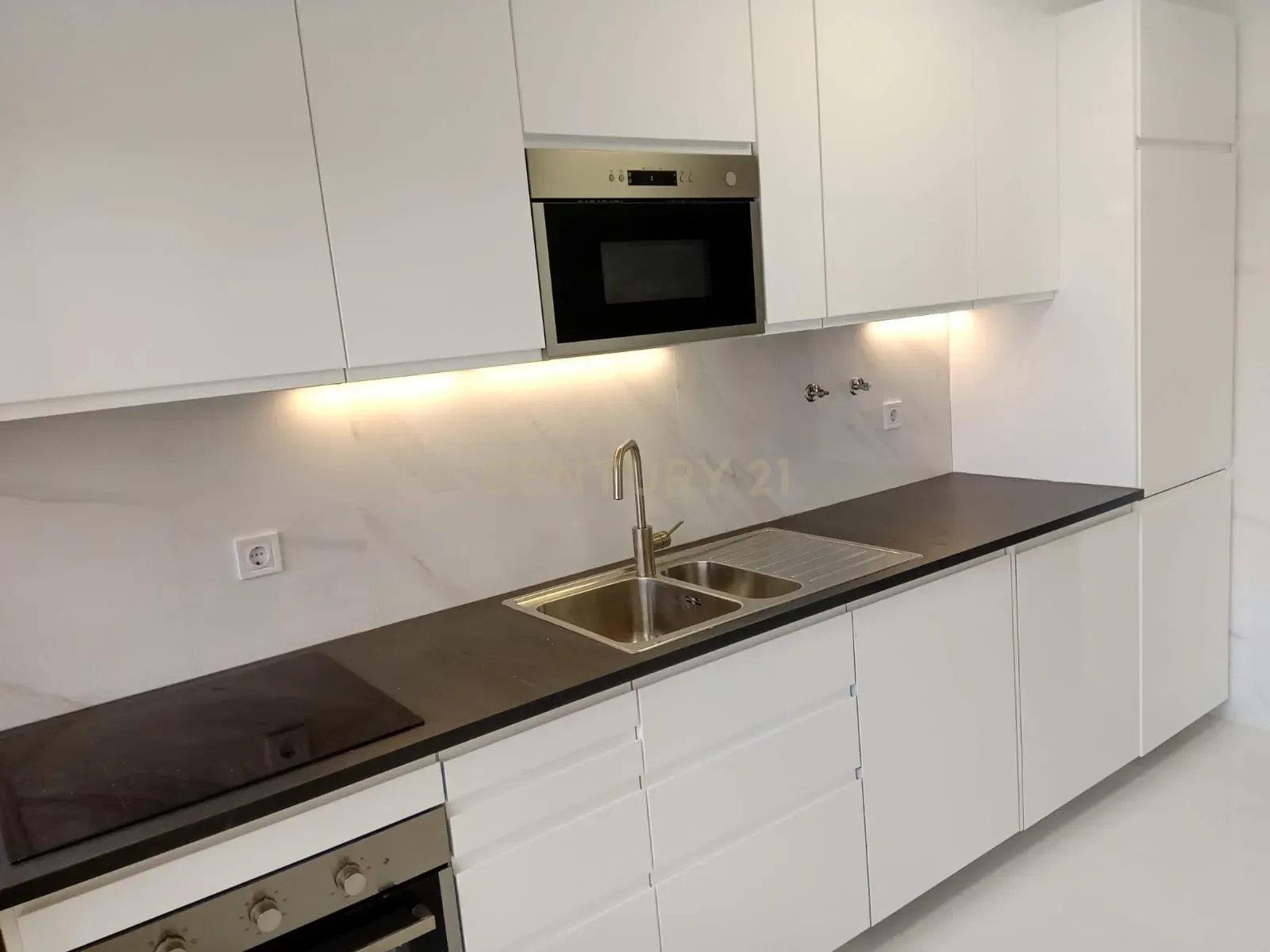 Fotografia 4 de Apartamento T3 Remodelado em Palmela – Espaço, Conforto e Luminosidade
