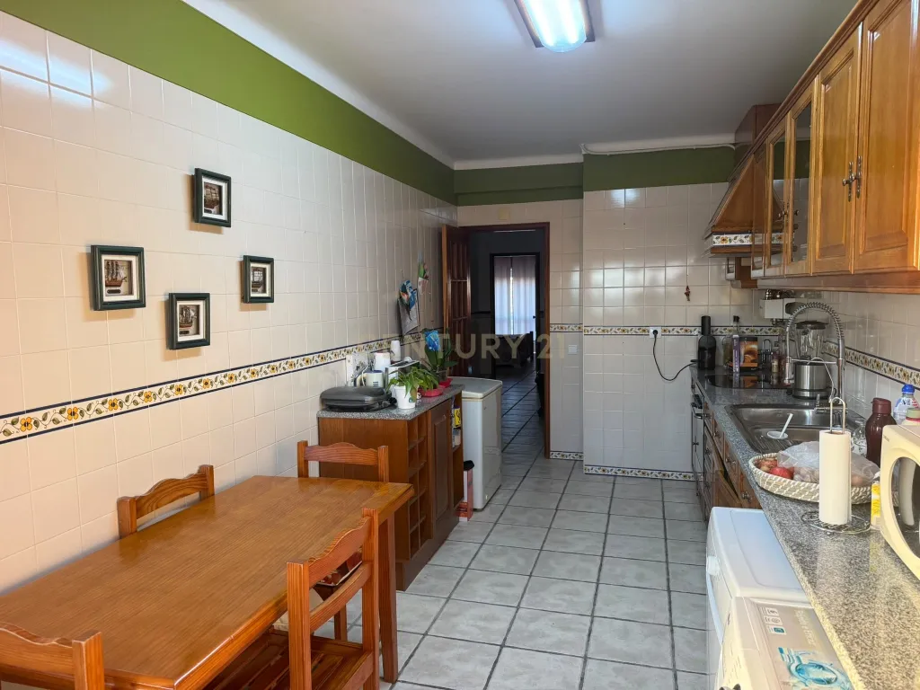 Apartamento T2 com possiblidade de T4, Entroncamento - Image 7