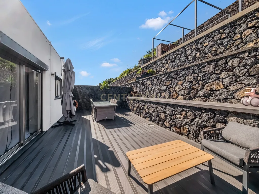 Moradia com Vista Mar em Vila de São Sebastião - Image 13