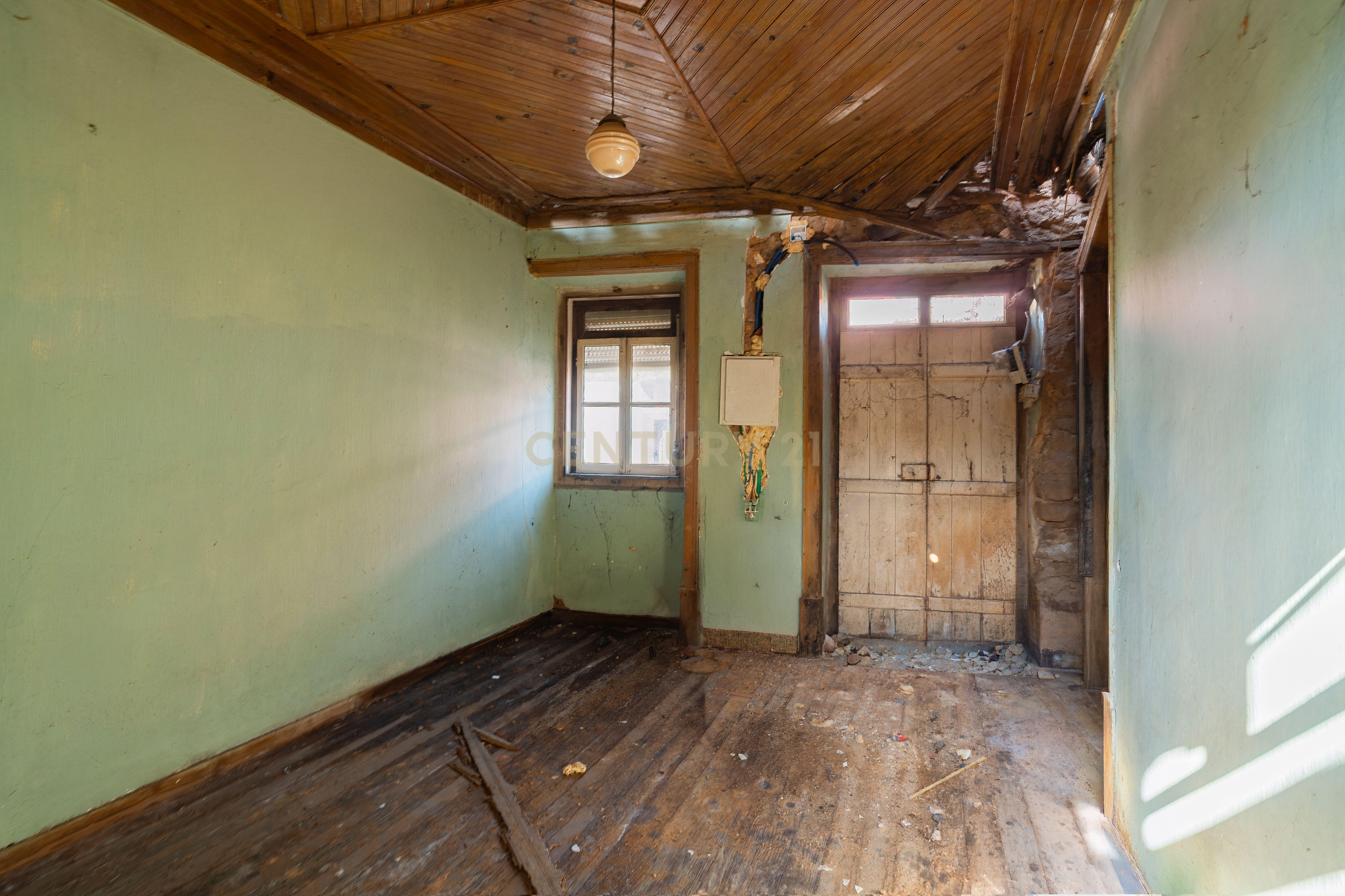 Fotografia 5 de Oportunidade de Reabilitação em Amor – 870 m²