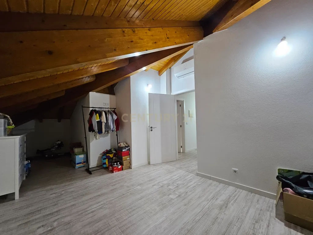 Moradia T3 Renovada no Coração de Castelo Branco - Image 13