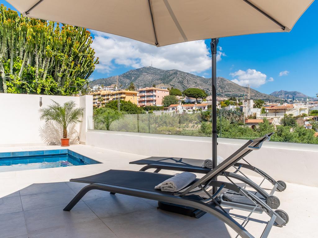 Moradia renovada com vista para o mar e perto da praia – Torreblanca, Fuengirola - Image 51