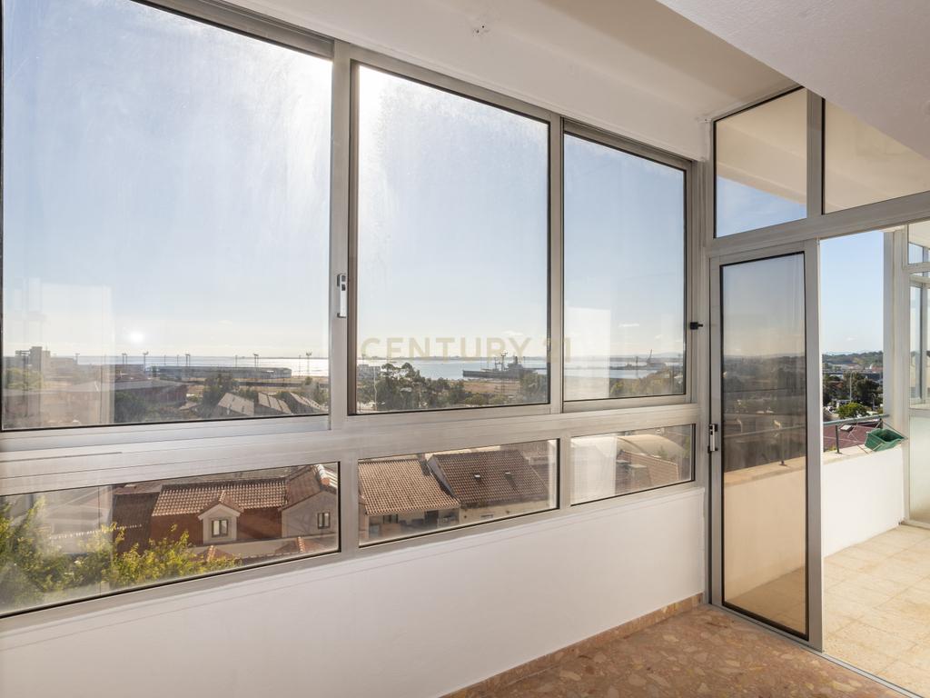 Apartamento T3 em Almada com Excelente Localização - Image 9