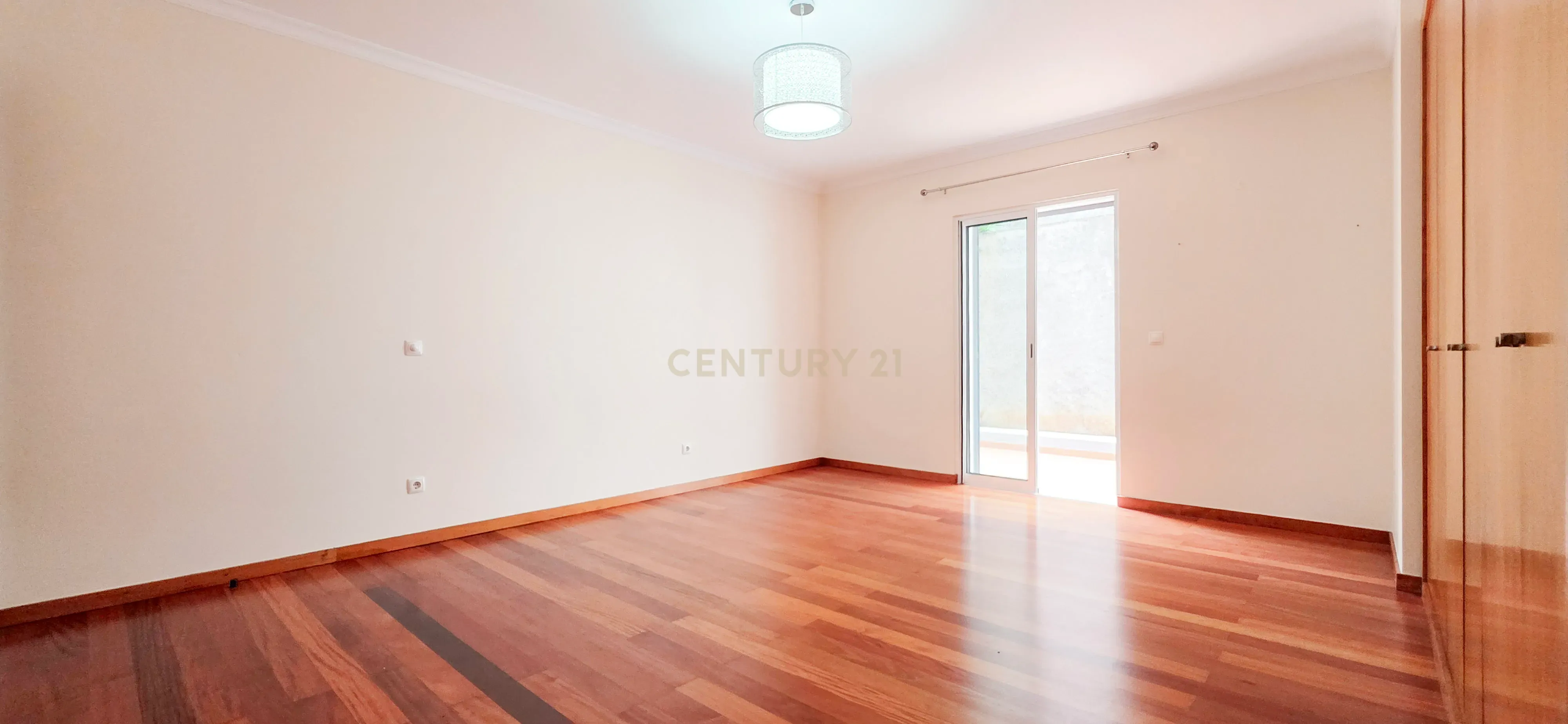 Fotografia 8 de Apartamento T2+1 em Santo António