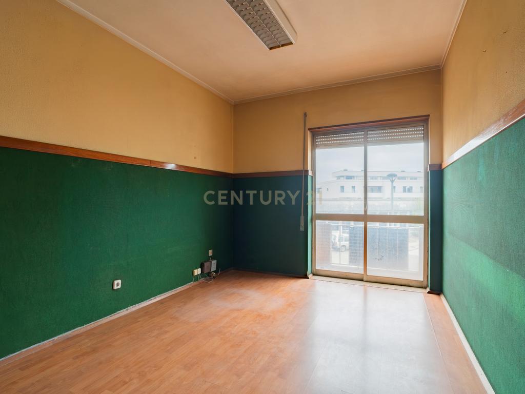 Apartamento T2 em Marinha Grande - Oportunidade Única! - Image 13