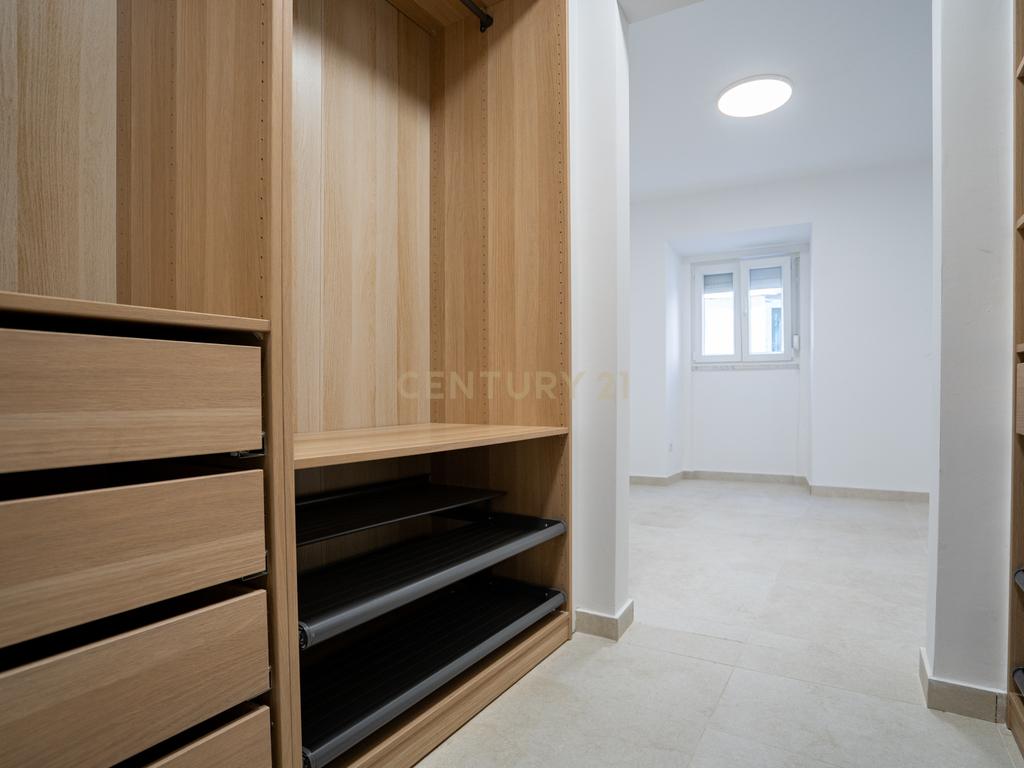 Apartamento T2 RC, Rua do Mato Grosso, Santa Engrácia, São Vicente - Image 14