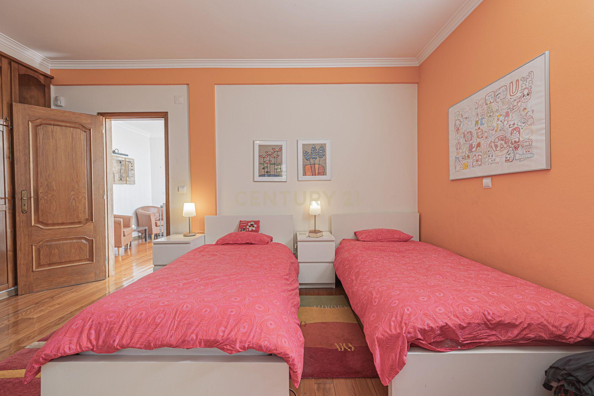 Moradia T5 - Almada - Piscina - Garagem -  364 m² - Terreno 1.024 m² - Image 49
