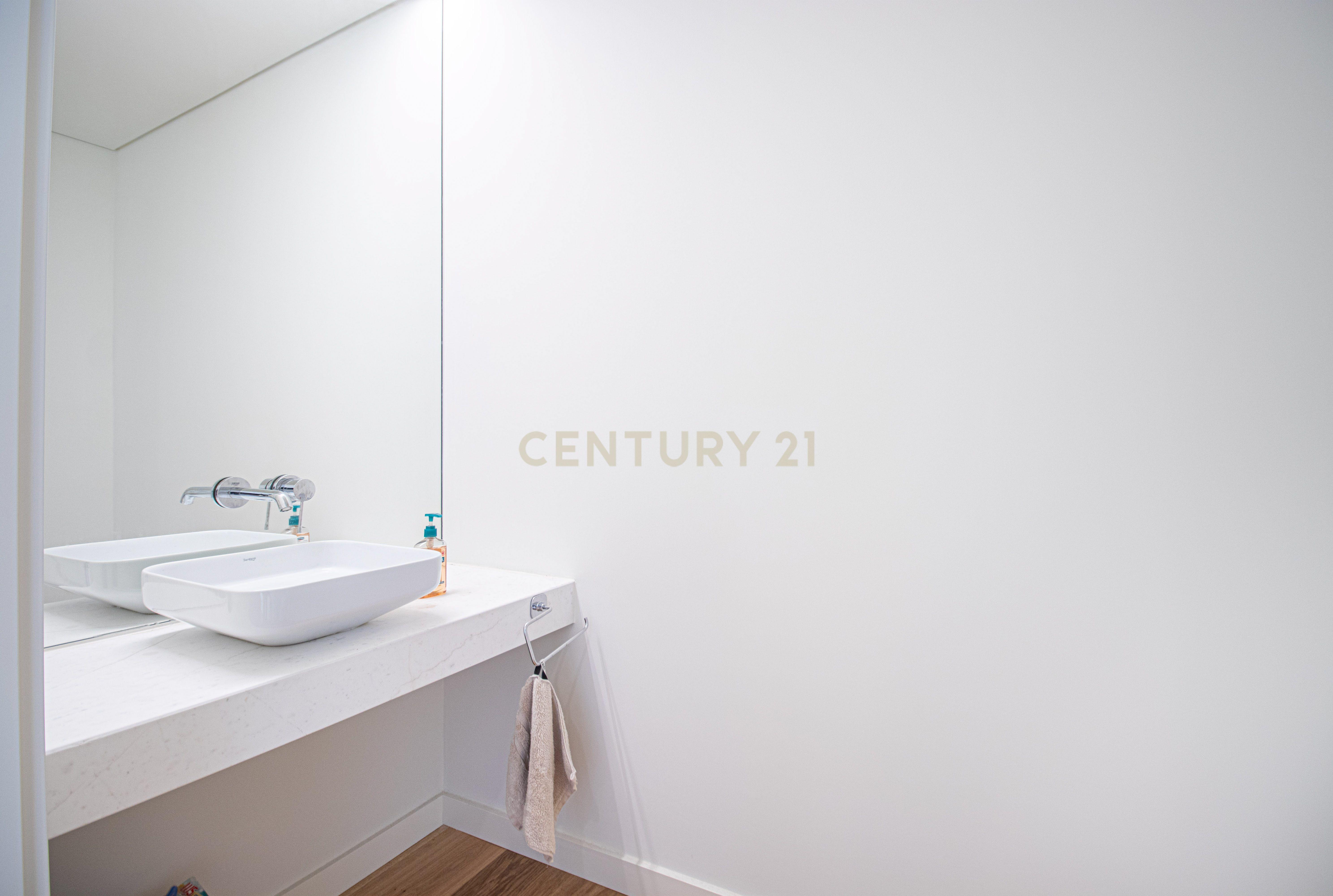 Apartamento T2 no Infinity em Campolide - Image 11