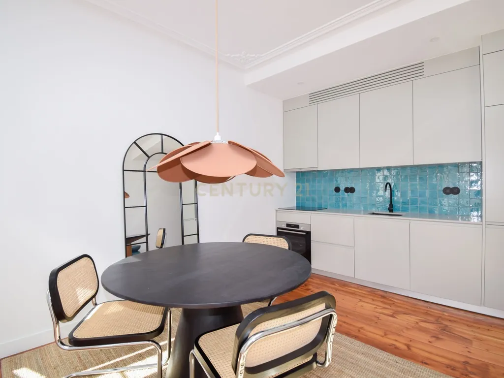 Duplex em prédio totalmente reconstruído, com acabamentos de excelência - Image 22