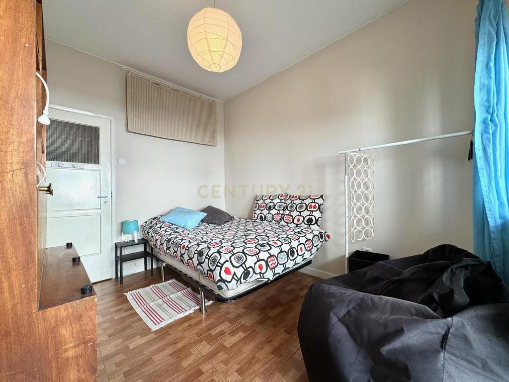 Fantástico Apartamento T2 com Varandas no Centro do Porto - Image 31