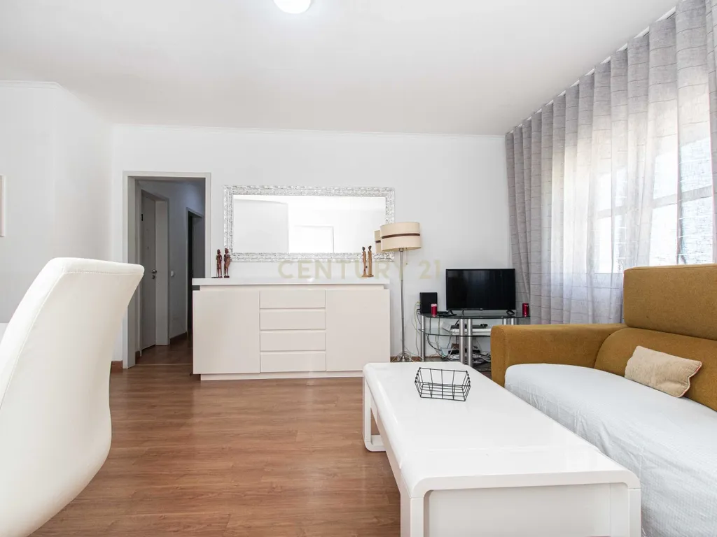 Apartamento T4 em Santa Clara - Lisboa - Image 5