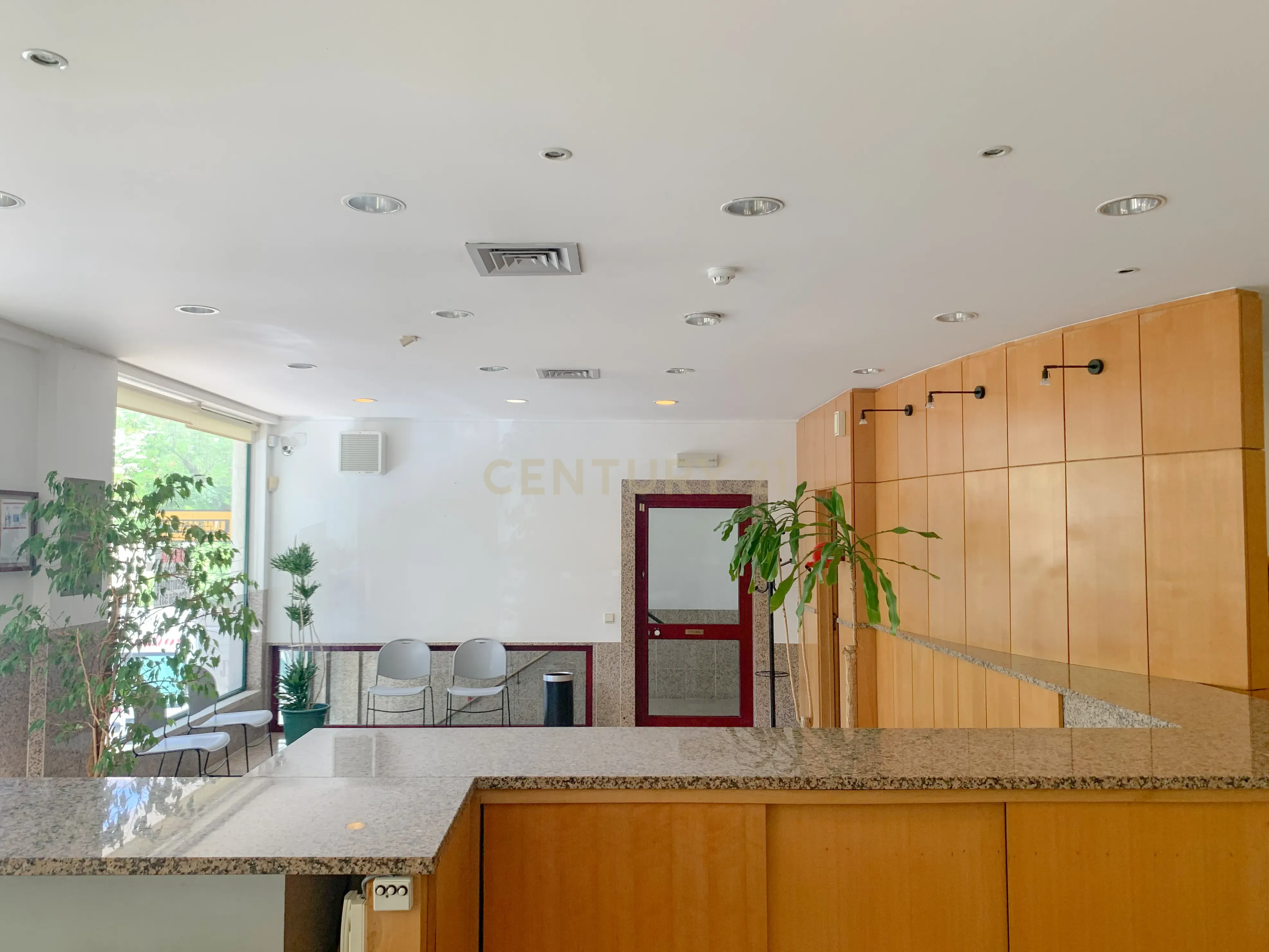 Fotografia 6 de Espaço comercial amplo e versátil com localização estratégica à venda em Setúbal