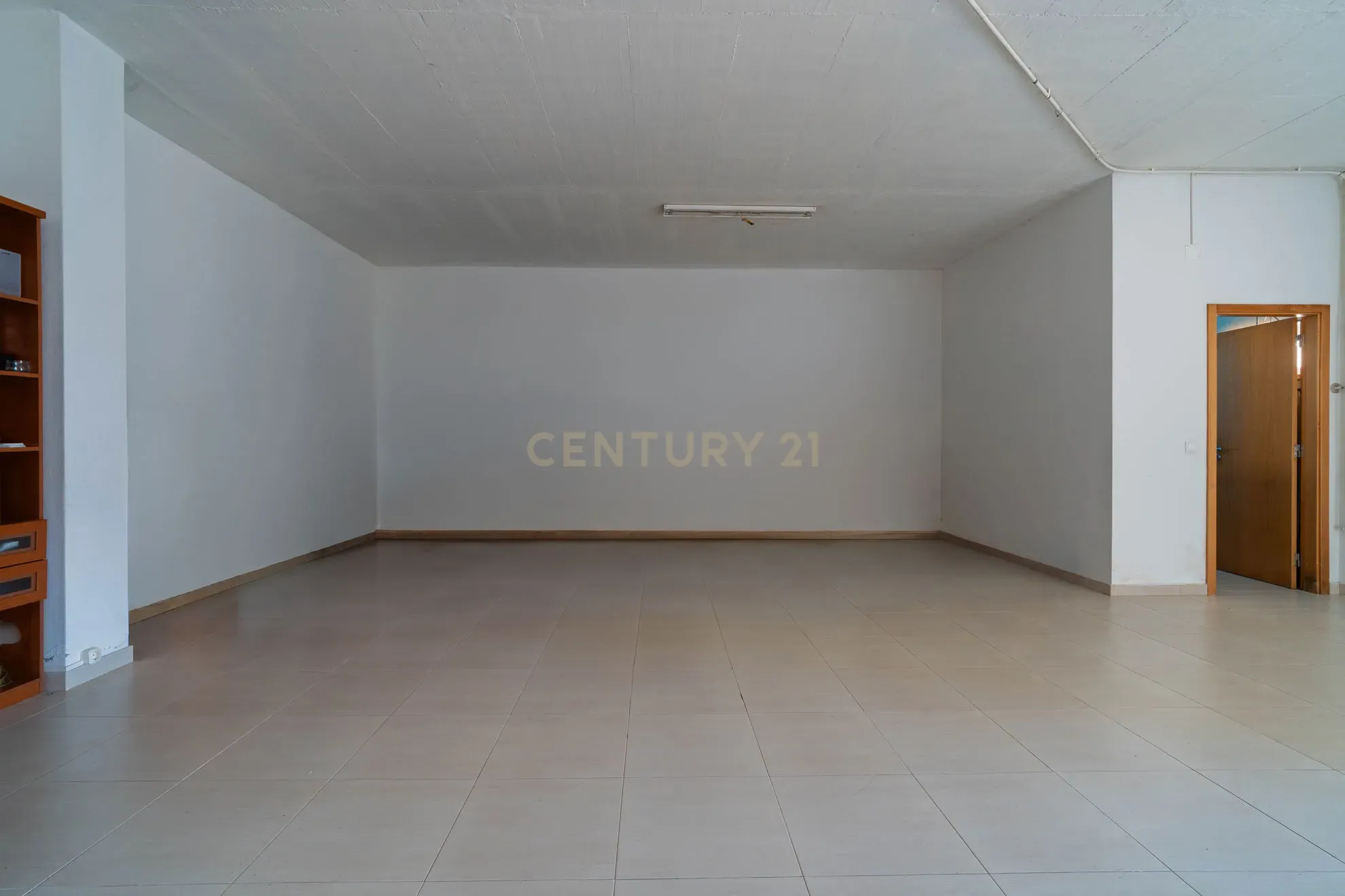 Fotografia 7 de Espaço Comercial/Serviços - Casal da Areia