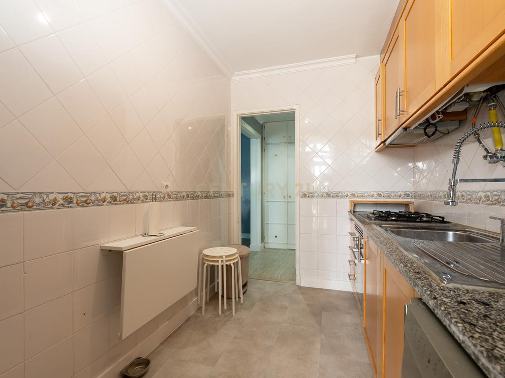 🏚️ ÓTIMO APARTAMENTO T3 - Santo António dos Cavaleiros - Image 11