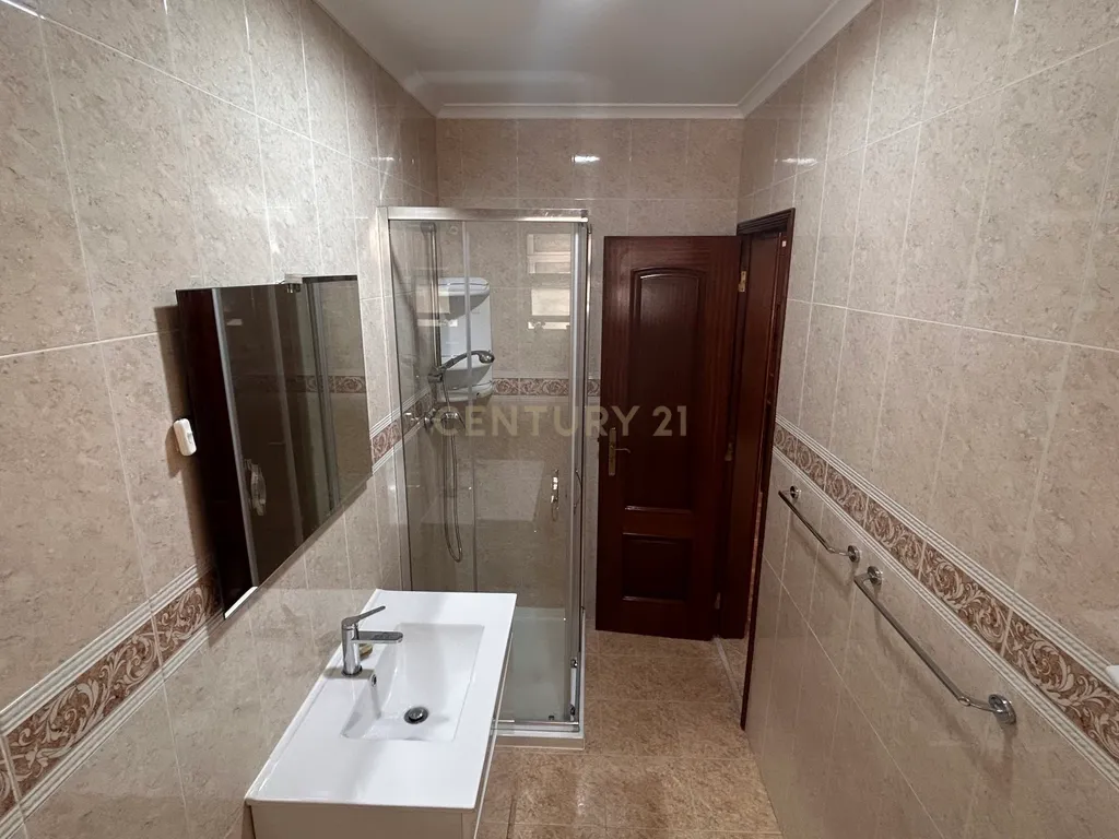 Apartamento T3 para Arrendamento em Moscavide | 3.º Andar sem Elevador - Image 11