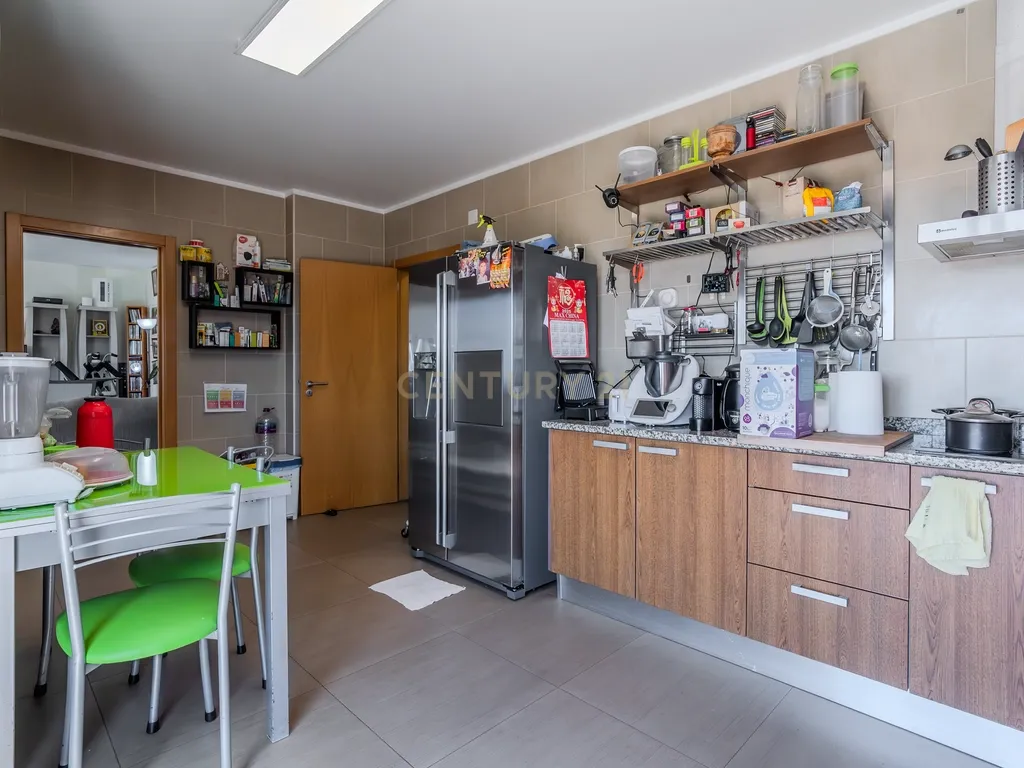 Moderna moradia geminada com vista mar - Ericeira - Image 17