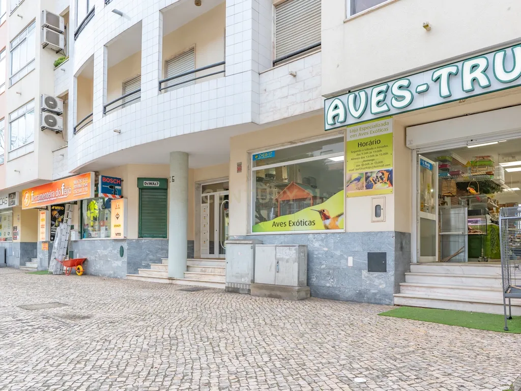 Loja em União das Freguesias de Laranjeiro e Feijó, Almada - Image 34