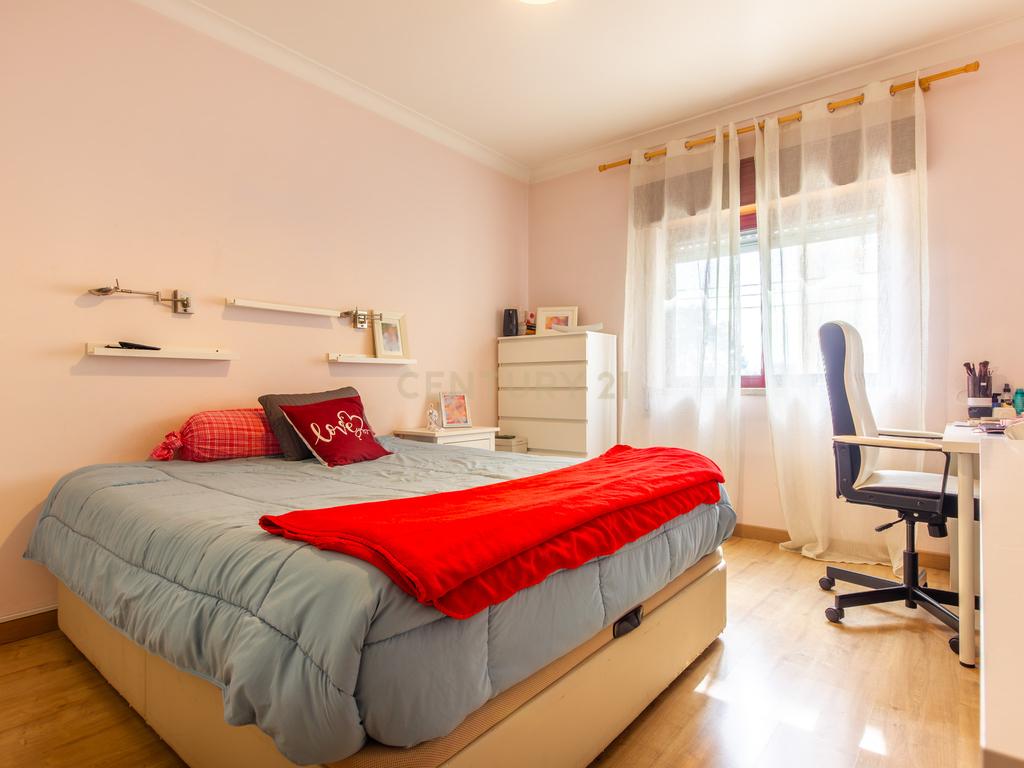 Apartamento T2 na Quinta do Conde - Image 7