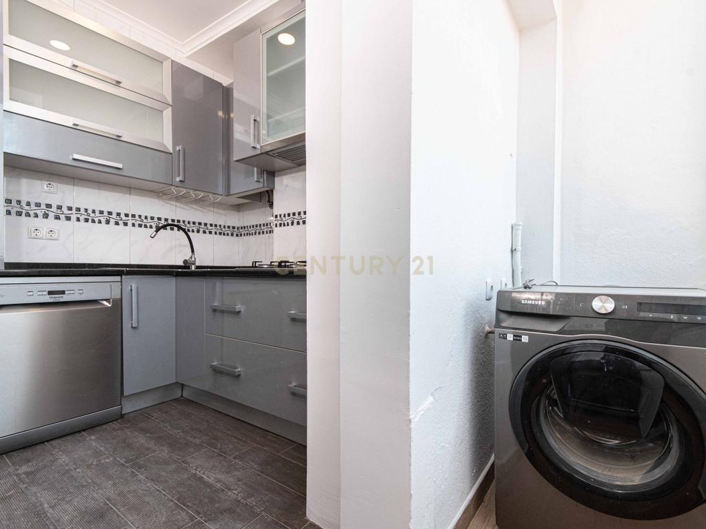 Apartamento T2 de Charme com vista rio e estacionamento em São Vicente, Lisboa - Image 12