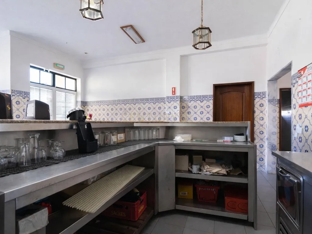 OPORTUNIDADE ÚNICA NA LOUSÃ – MORADIA COM GRANDE POTENCIAL (habitação e comércio) - Image 26