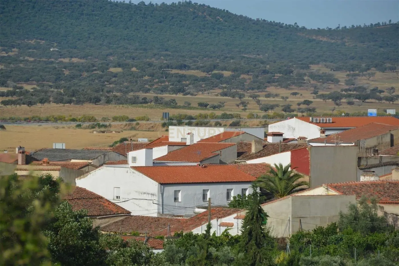Casa para Recuperação em Extremadura com Vista Panorâmica - Image 1