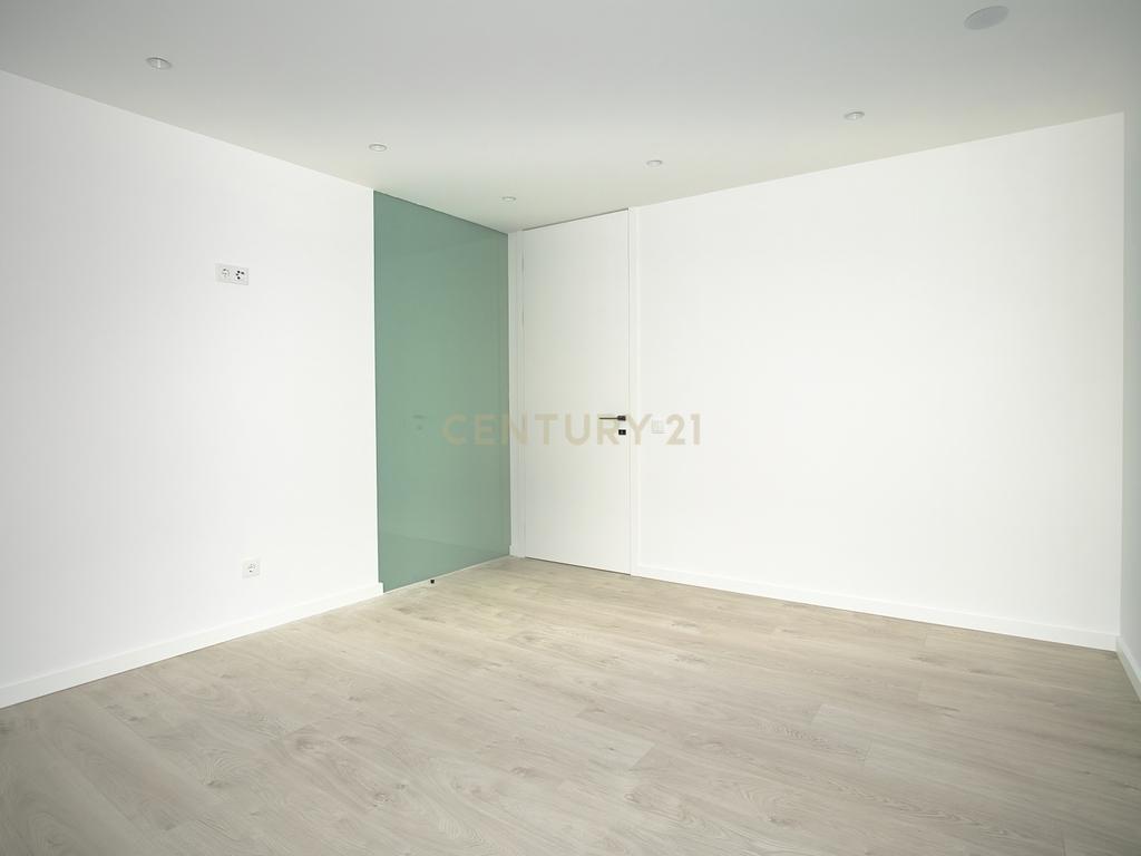 Lindíssimo Apartamento Novo T2 a dois passos da praia - Image 22