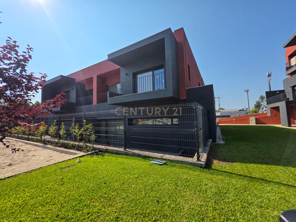 Moradia T3 Exclusiva em Condomínio Privado situada em Bitarães/Paredes do Ano 2022  - Image 1