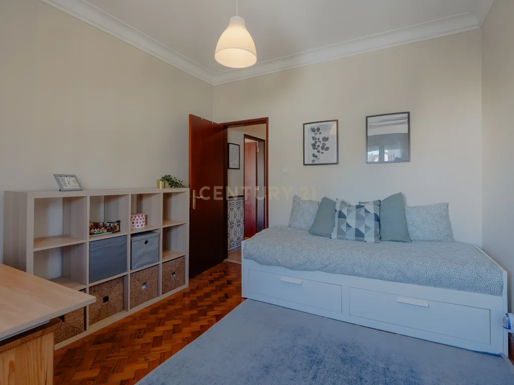 Apartamento T2+1 em Moscavide, Próximo ao Metro - Image 13
