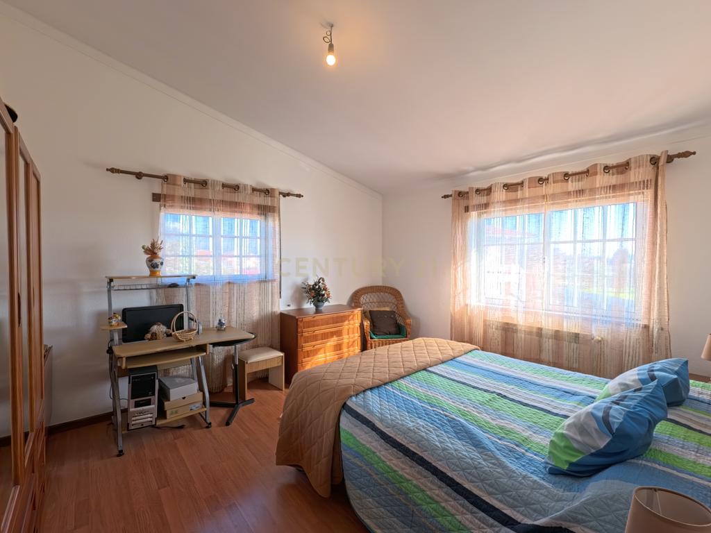 Moradia térrea T5 com 1600 m² de terreno em Fragosela - Viseu - Image 14